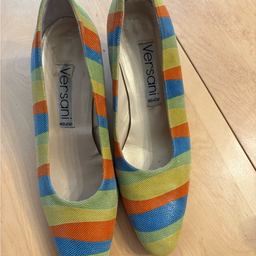 Versani Striped Blue, Orange & Yellow Pointed-Toe Pumps. Size 9